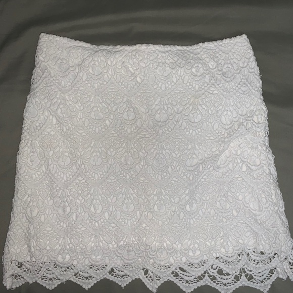 White Crochet Skirt - Picture 2 of 4